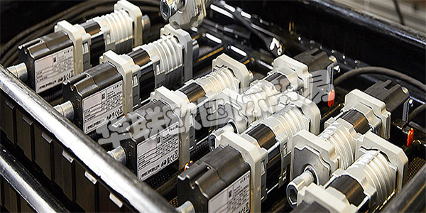 ELERO位于德國斯圖加特附近的Schlierbach，是卷簾門，防曬系統(tǒng)和卷簾門驅(qū)動和控制的領(lǐng)先制造商之一。