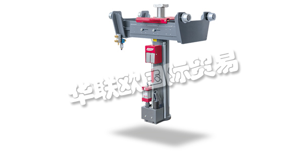 BLITZ于1872年由Matthias Schneider在Schwenningen am Neckar成立，作為精密機(jī)械的維修車間。然而，汽車工業(yè)的增長導(dǎo)致對車輛維修工具的需求增加。因此，他們開始生產(chǎn)汽車千斤頂，電動空氣泵和空氣壓縮機(jī)。