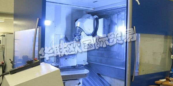 KEMMERICH現(xiàn)位于萊茵河畔的萊茵河畔蒙海姆，緊鄰科隆和杜塞爾多夫的交易會城市及其機場。在那里，大量的傳統(tǒng)以及CNC / PLC控制的金屬加工和加工機床總是可以在2200平方米的加熱展覽區(qū)觀看和演示。