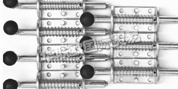 意大利RECO主要產(chǎn)品：RECO螺栓，氣桿等。RECO易于在工業(yè)車輛市場中移動，是所有大小型工業(yè)車輛和卡車零件制造商的恒定商業(yè)參考。豐富的備件經(jīng)驗和深厚的創(chuàng)新生產(chǎn)和研究技能豐富了其銷售人員的廣泛和多樣化的產(chǎn)品組合，以展示與公司和主要國際活動的直接會議的專業(yè)知識。