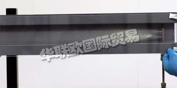 德國PFINDER主要產(chǎn)品：PFINDER防護蠟、清洗劑等。PFINDER是一家成功且獨立的公司，已有100多年的歷史。 Pfinder公司成立于1884年，從其作為頂級制造商和“符騰堡皇家法院供應(yīng)商”的角色發(fā)展成為汽車行業(yè)，供應(yīng)商和其他行業(yè)領(lǐng)域的靈活，稱職和創(chuàng)新的合作伙伴。 40多年蠟保護經(jīng)驗的結(jié)果是獲得汽車行業(yè)OEM認(rèn)證的產(chǎn)品，在空腔保護方面的市場領(lǐng)導(dǎo)地位以及他們在全球70多家汽車工廠中永久使用他們的產(chǎn)品。 Pfinder產(chǎn)品每年用于超過9,000,000個體內(nèi)。