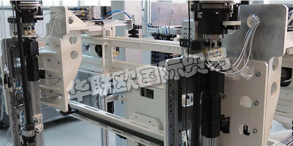 德國(guó)DURR品牌的產(chǎn)品主要有：DURR清洗機(jī),DURR壓縮機(jī)，壓力容器，輸送機(jī)，過(guò)濾板，消音器，密封機(jī)器人等。