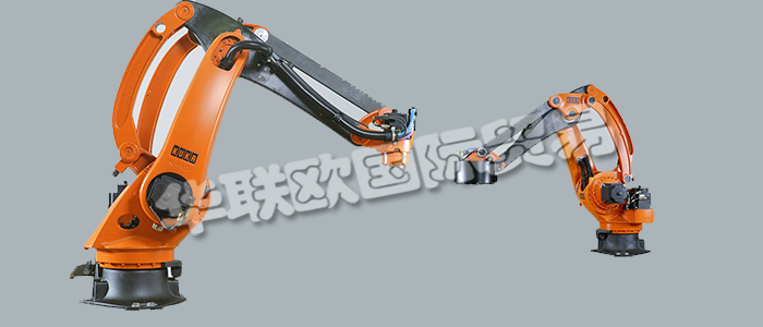 KR 40PA是KUKA公司最小巧、最輕盈的貨盤碼垛機(jī)器人。這款專為貨盤碼垛設(shè)計(jì)的工業(yè)機(jī)器人將幫助您獲得最快的速度和最高的精確性,歐標(biāo)托盤碼垛的完美選擇。KR 40PA能夠在創(chuàng)紀(jì)錄的時(shí)間內(nèi)完成貨品的包裝和發(fā)配。只需要很小的空間，這款機(jī)器人便可以對(duì)重達(dá)40kg的產(chǎn)品進(jìn)行碼垛并達(dá)到1.8米的凈堆垛高度。而較低的自重則顯著縮短了其周期時(shí)間。KR 40PA專為貨盤碼垛任務(wù)進(jìn)行了改進(jìn)。它以每分鐘56次循環(huán)的速度作業(yè)，同時(shí)還能確保絕對(duì)的精準(zhǔn)。KR 40PA擁有纖細(xì)的底座和很小的占地面積，因此其干擾輪廓也非常小。內(nèi)置電源則為機(jī)器人節(jié)省了額外的空間。