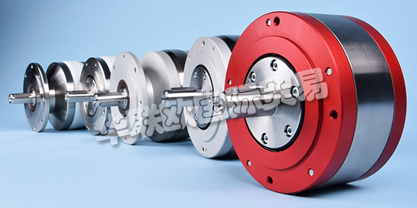 荷蘭GLOBE公司主要供應(yīng)：荷蘭GLOBE電機,GLOBE氣動馬達，葉片電機，步進電機，活塞式氣動馬達，制動器等產(chǎn)品。